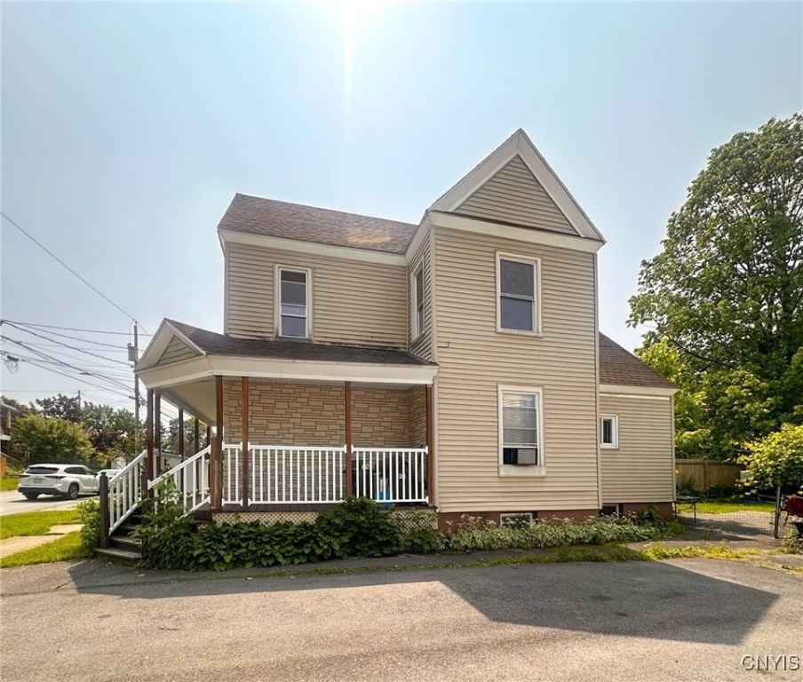 528 Jefferson Avenue, Utica, New York image 3