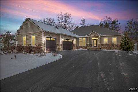 Homes For Sale - 128 Crane Landing Lndg<br/> Manlius, NY 13104