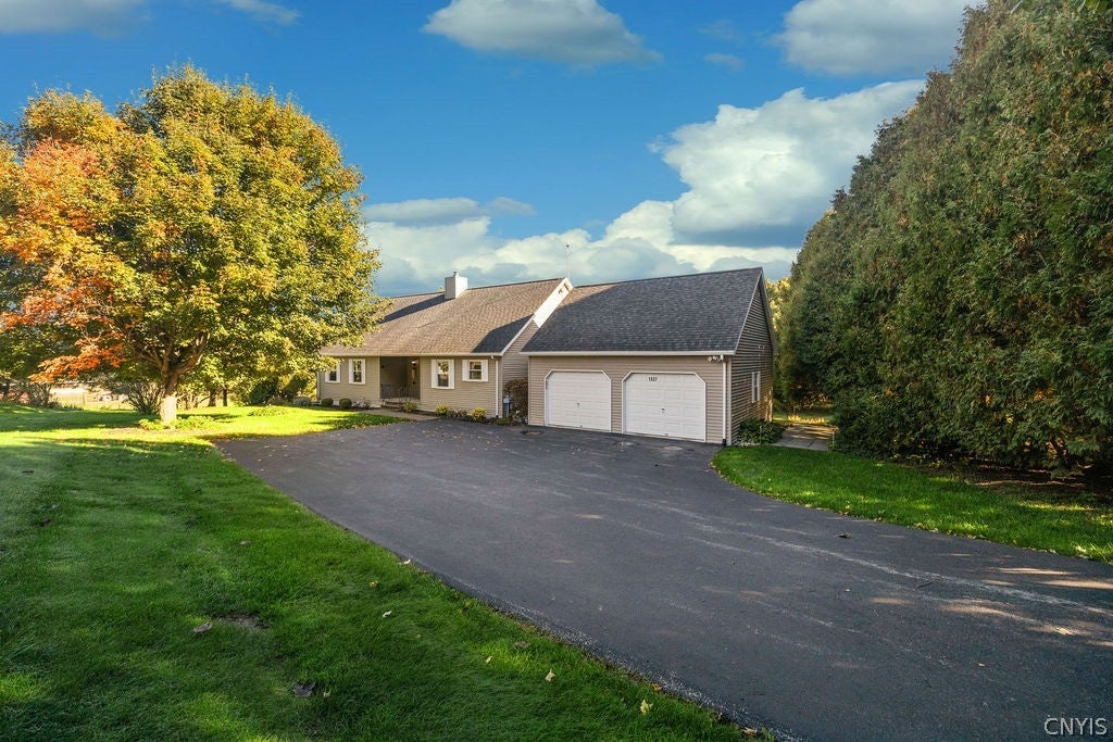 1527 Middle Road