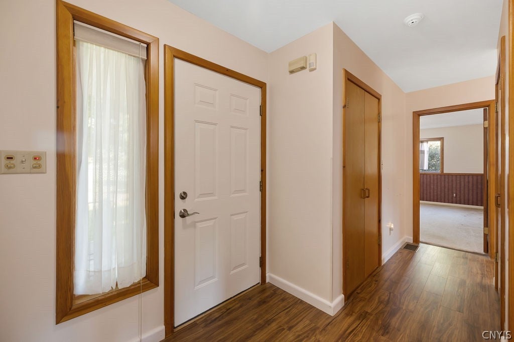 1527 Middle Road