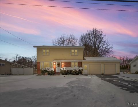 Photo of 7297 Greenbriar Road, Cicero, NY 13212 (MLS # S1659208)