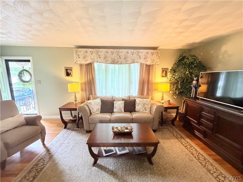 Tiny photo for 3 Perimeter Road, Whitestown, NY 13492 (MLS # S1690325)