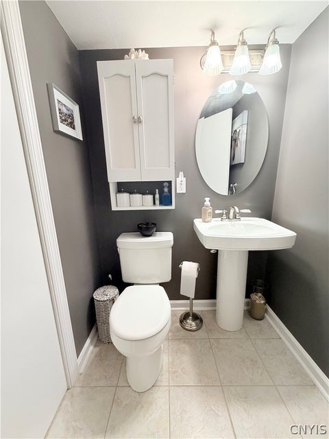 Tiny photo for 3 Perimeter Road, Whitestown, NY 13492 (MLS # S1690325)