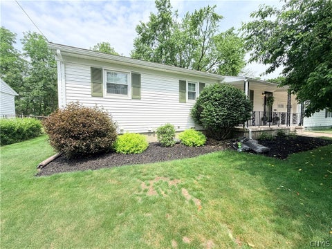 Tiny photo for 3 Perimeter Road, Whitestown, NY 13492 (MLS # S1690325)