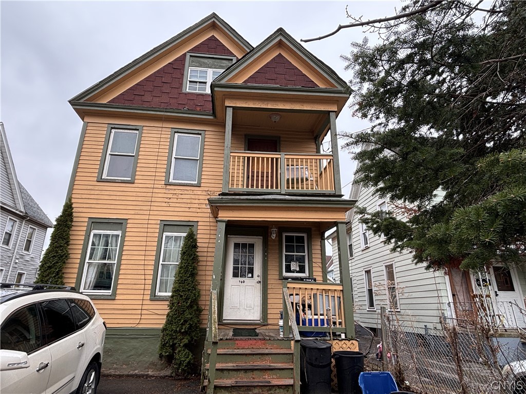 760 Elizabeth Street 2