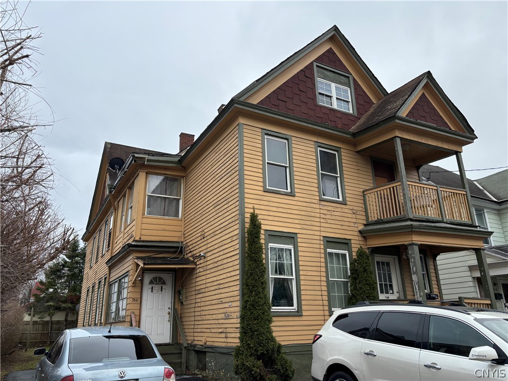 760 Elizabeth Street 2