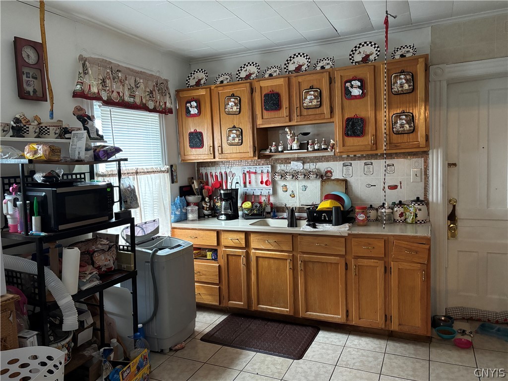 760 Elizabeth Street 2