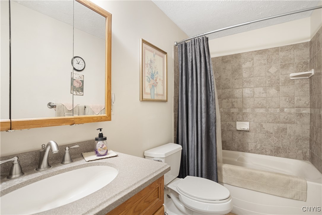 9458 Madison Avenue, Cicero, New York image 16