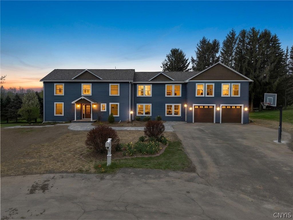 Photo of 4454 Carriage Circle, DeWitt, NY 13078 (MLS # S1678000)