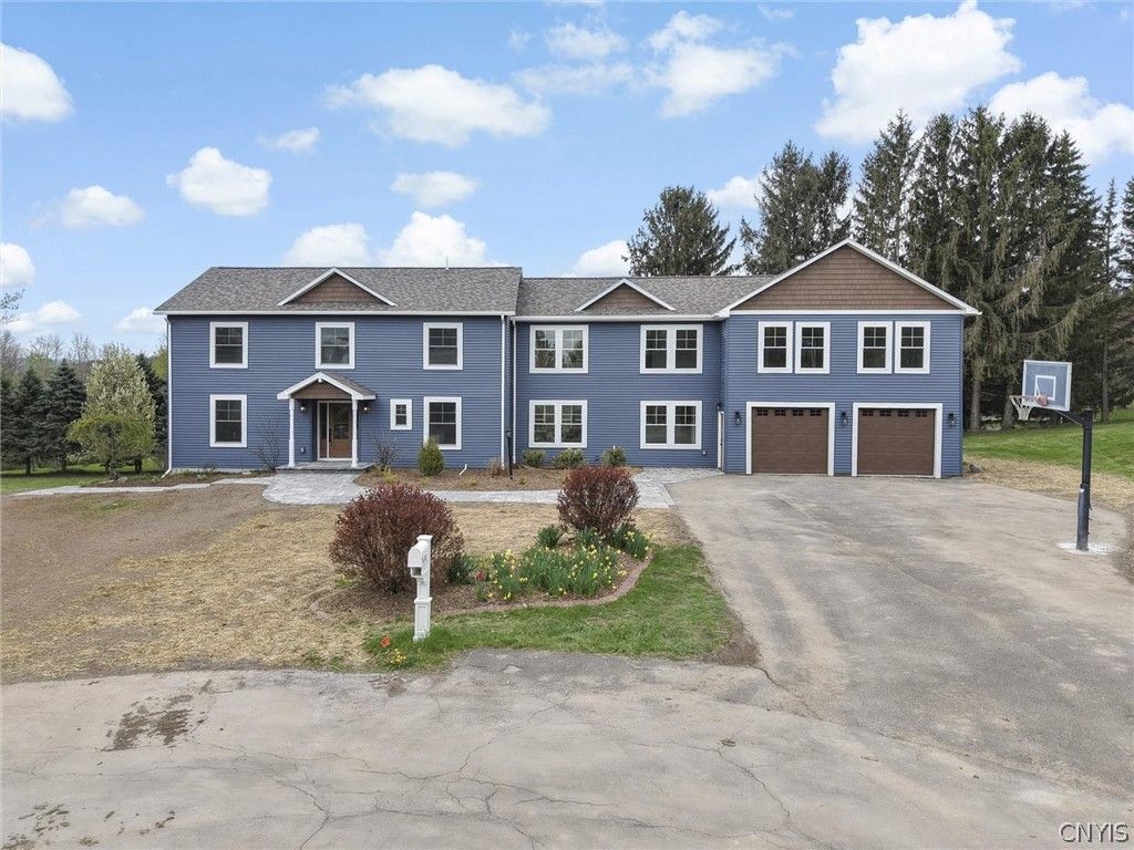 Photo of 4454 Carriage Circle, DeWitt, NY 13078 (MLS # S1678000)