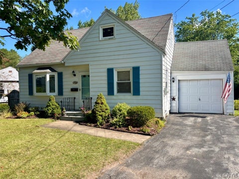 Homes For Sale - 303 Kingsdown Drive<br/> Salina, NY 13088