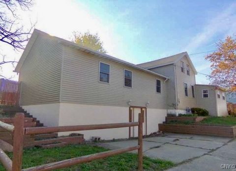 17 John Street, Oswego-City, NY 13126 - MLS#: S1605337