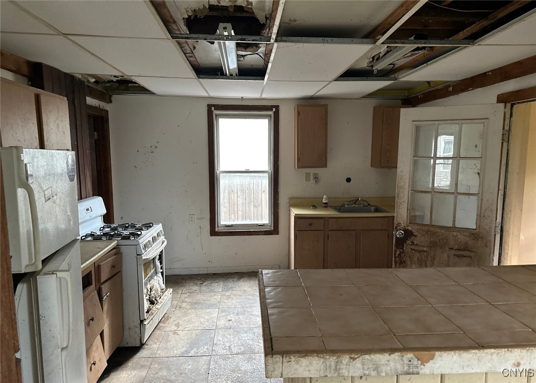 121 Lyon Street, Fulton, New York image 9