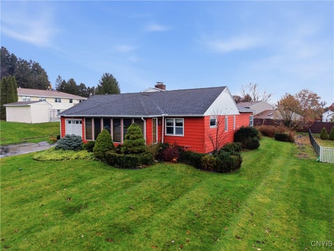 Photo for 108 Genesee Road W