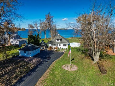 Homes For Sale - 7171 Lakeshore Road<br/> Cicero, NY 13030