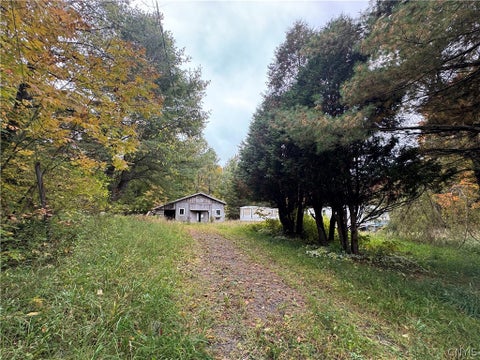 Photo of 952 Selleck Road, Colton, NY 13625 (MLS # S1724337)