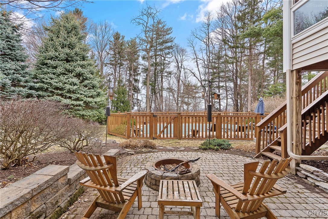 108 Topaz Trl, Camillus, New York image 2