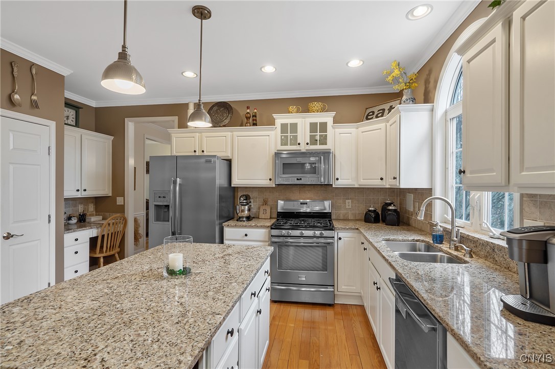 108 Topaz Trl, Camillus, New York image 6