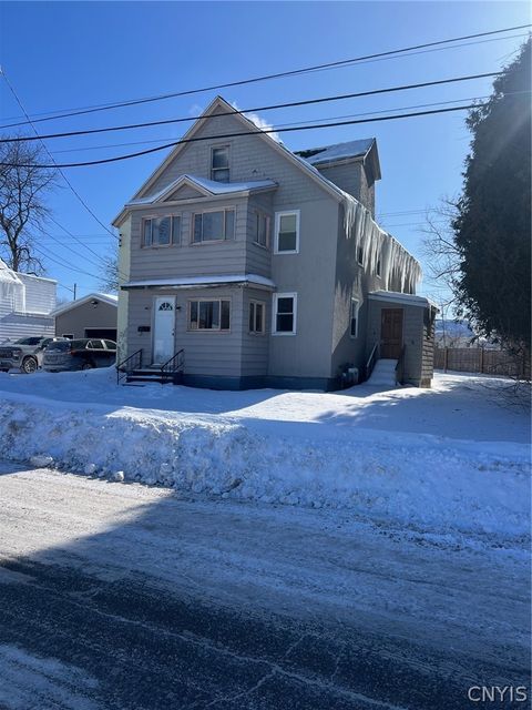 1869 Merriline Avenue Utica NY 13502