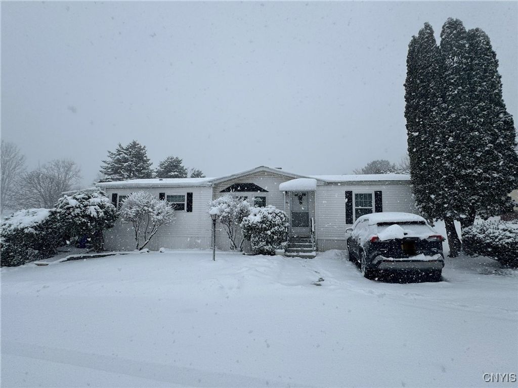 Photo of 1 Village View Vw, New Hartford, NY 13413 (MLS # S1652862)