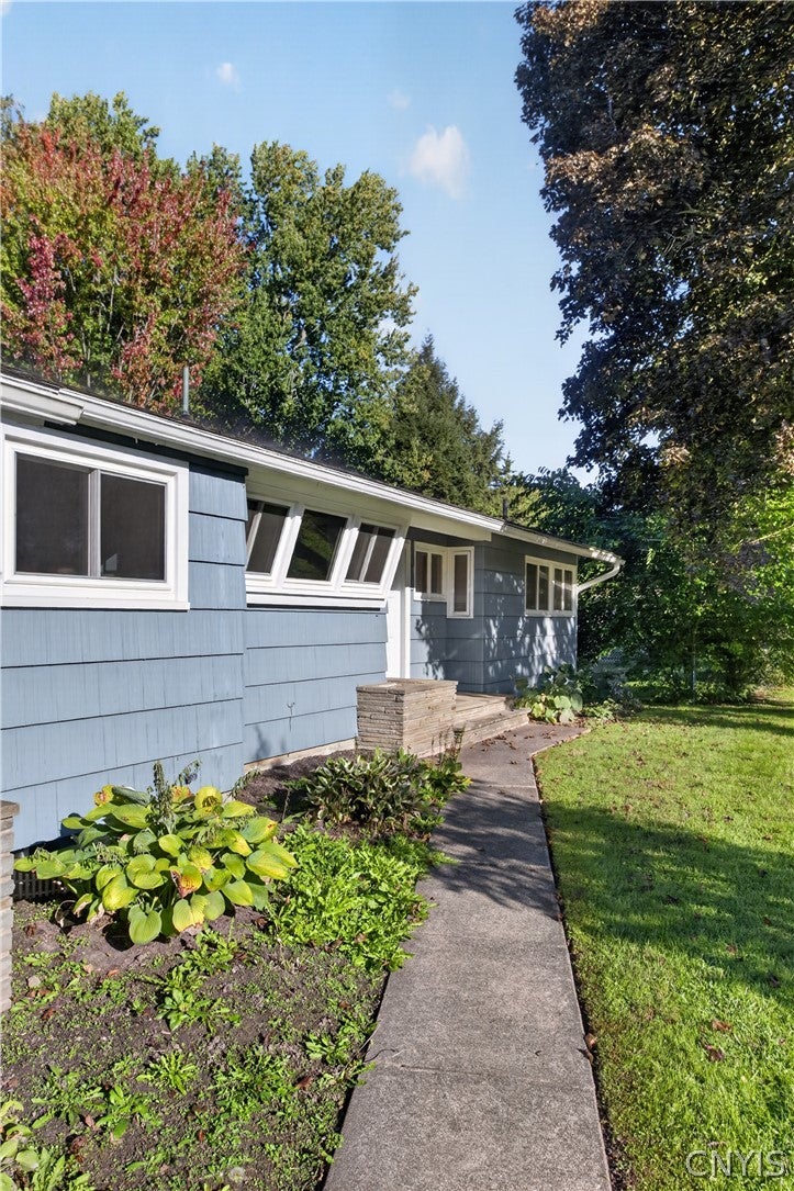 102 Woods Path Road