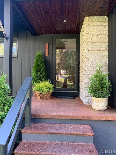 Photo of 1 Gayle Road, Skaneateles, NY 13152 (MLS # S1700590)
