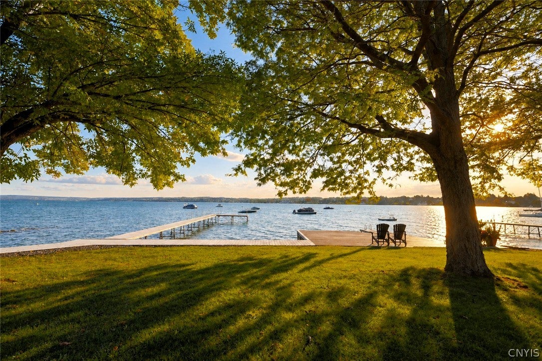 6 Lakeview Circle