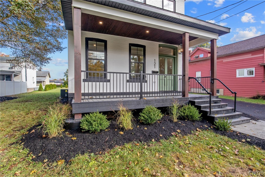 121 E Genesee Street