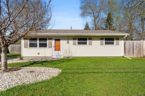 Homes For Sale - 7893 John Huss Avenue<br/> Cicero, NY 13030