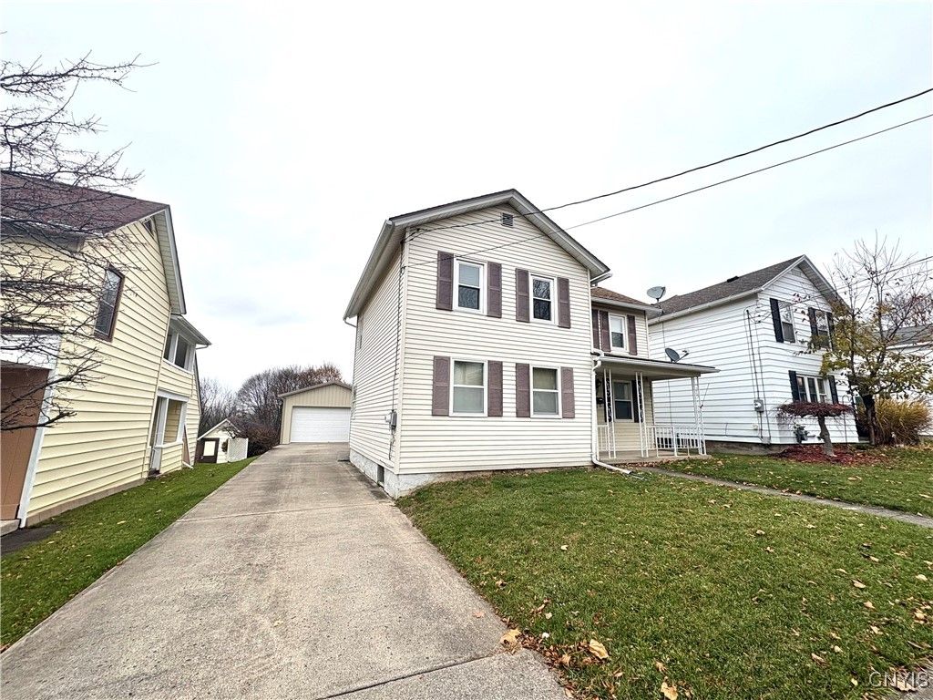 Photo of 25 Grant Street, Auburn, NY 13021 (MLS # S1652653)