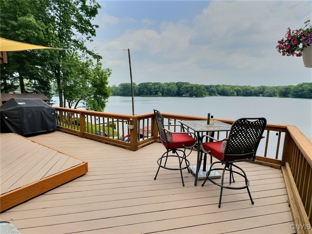 7530 Song Lake Road