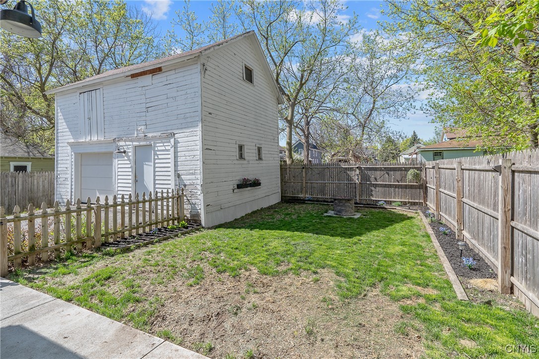 710 Hamilton Street, Syracuse, New York image 26