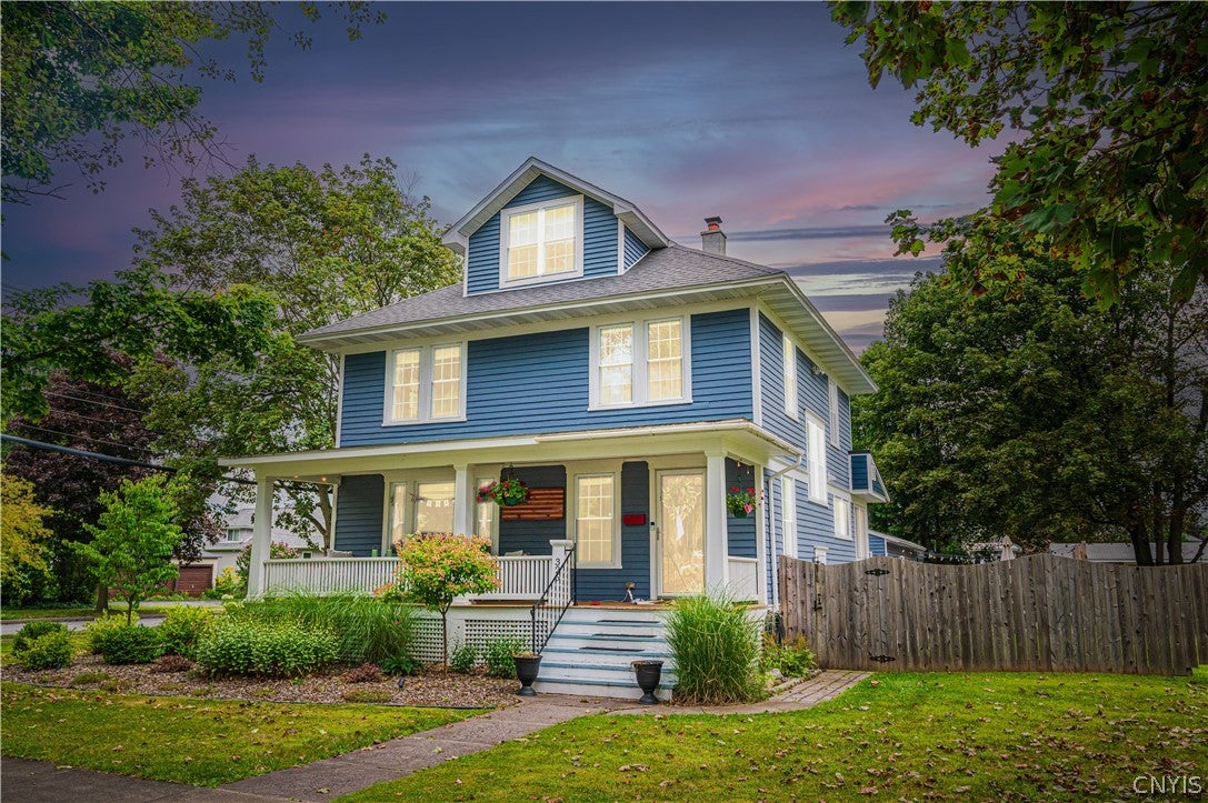 325 Kinsley Street