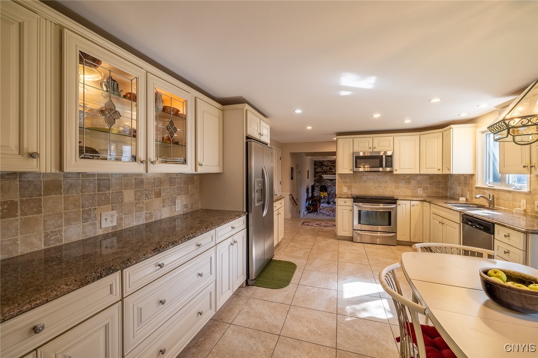 4877 Candy Lane, Manlius, New York image 9