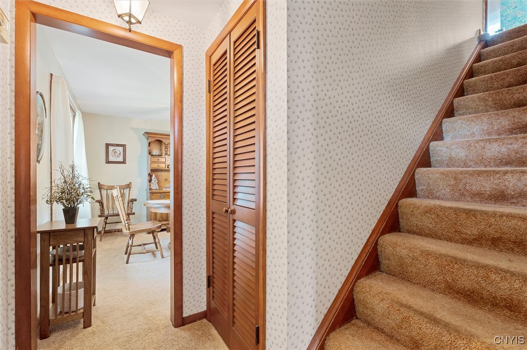 104 Hillside Way, Camillus, New York image 3