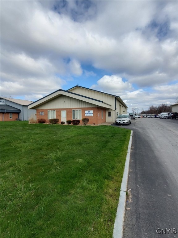 6327 - 6331 E Molloy Road
