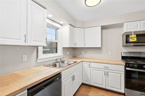 Tiny photo for 5082 Bay View Road, Hamburg, NY 14075 (MLS # S1660478)