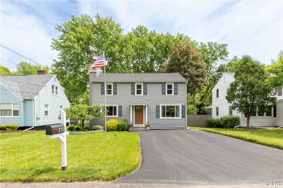 212 Hunt Drive, Manlius, New York image 2