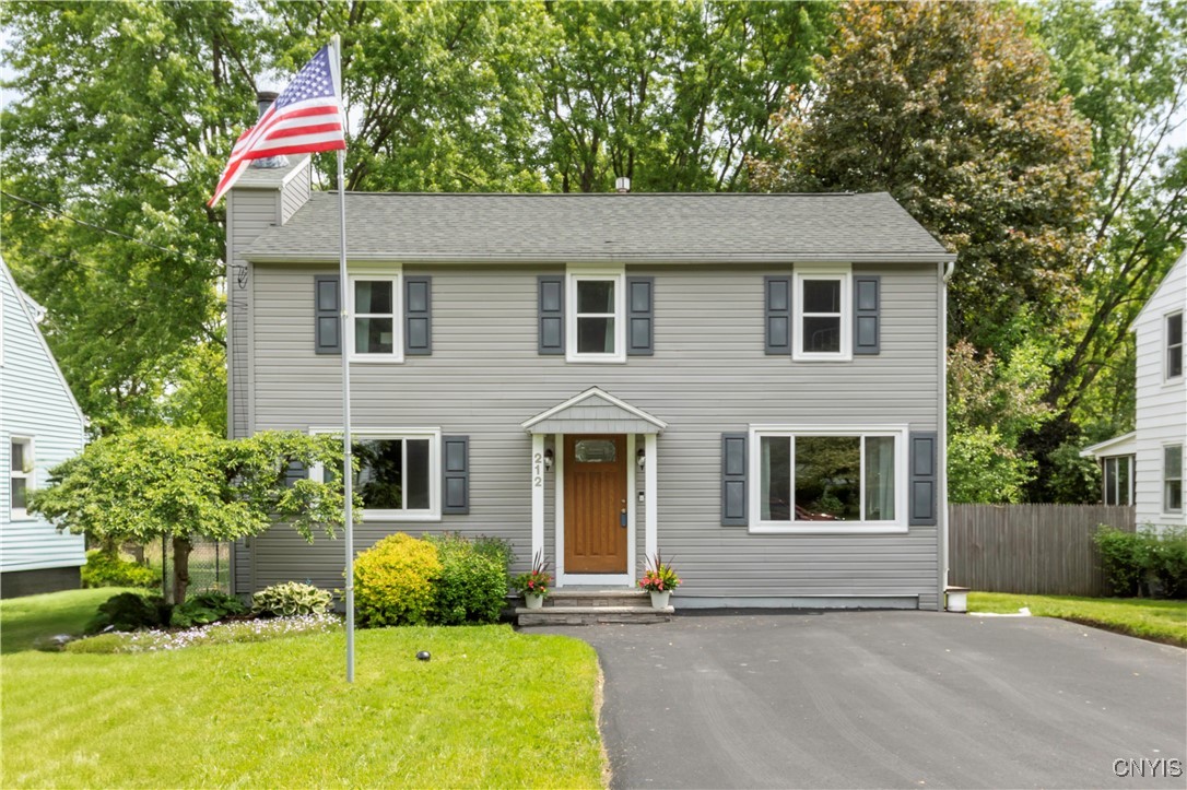 212 Hunt Drive, Manlius, New York image 1