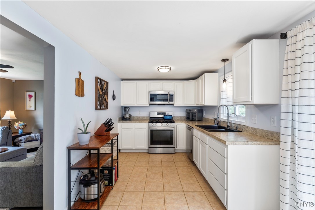 212 Hunt Drive, Manlius, New York image 13