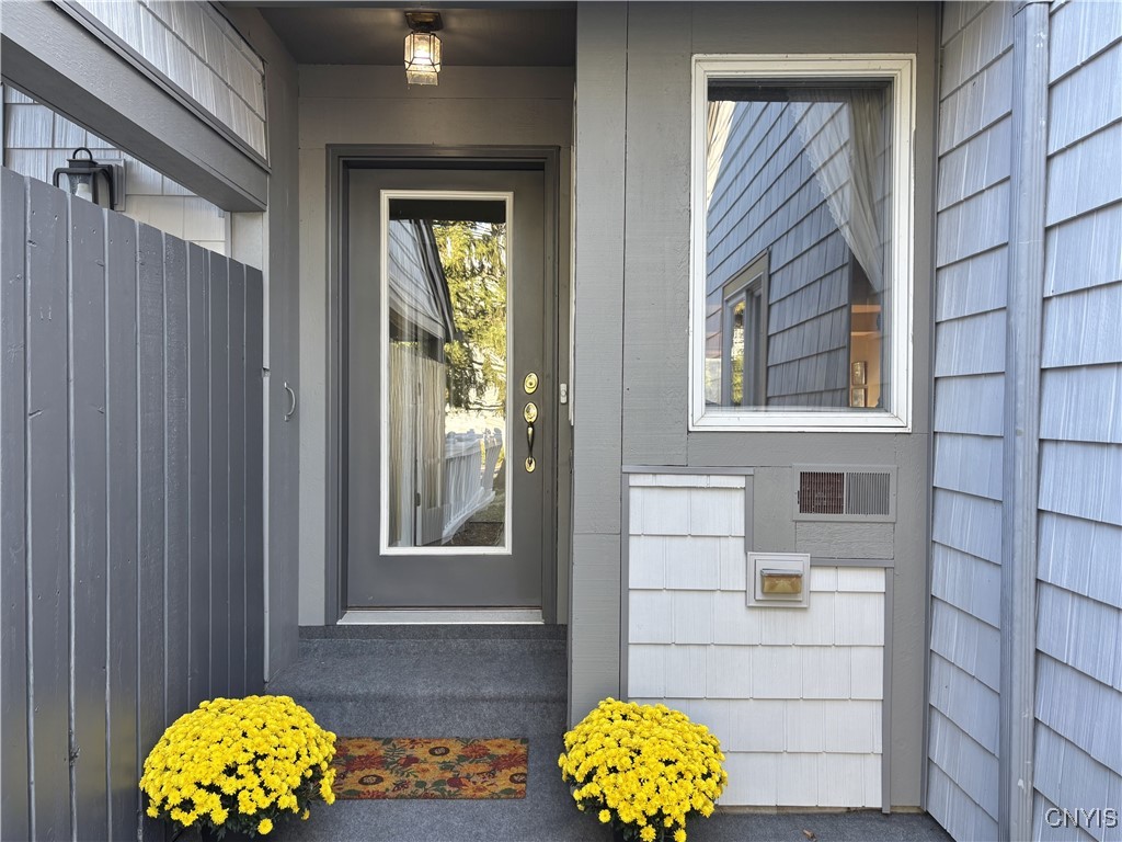 385 Summerhaven Drive N