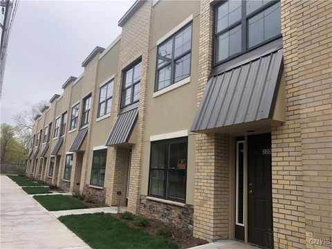 Photo of 224 Chapel Street, Manlius, NY 13066 (MLS # S1658642)