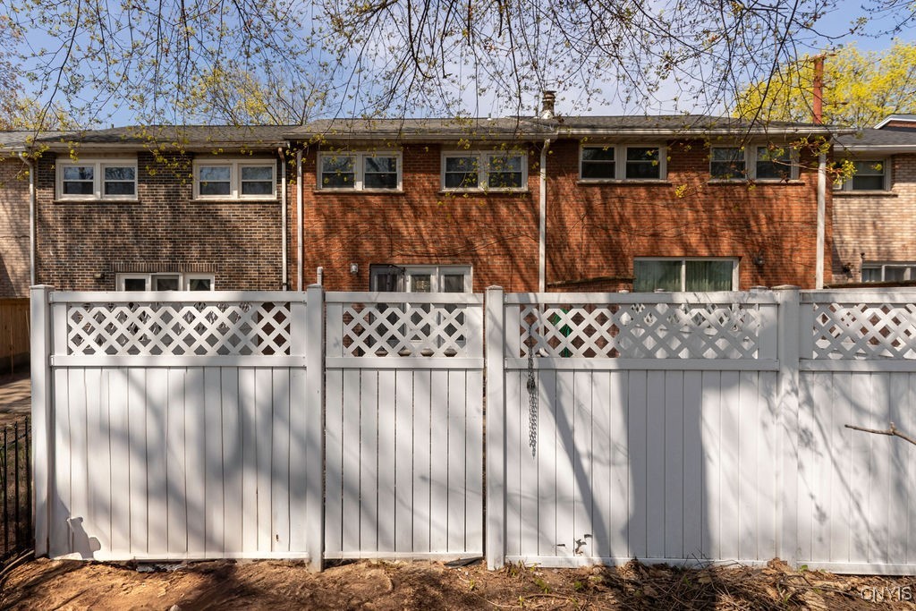 4314 Candlelight Lane, Clay, New York image 26