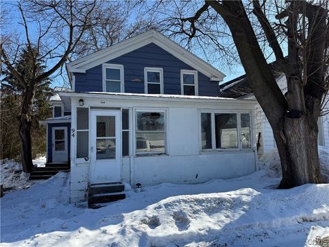 Homes For Sale - 94 E Schuyler Street<br/> Oswego, NY 13126