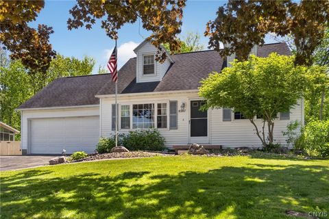 Homes For Sale - 8387 Zenith Drive<br/> Clay, NY 13027