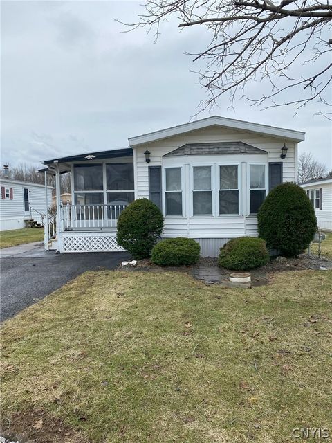 Mobile Home For Sale - 215 Brett Brae<br/> New Hartford, NY 13323