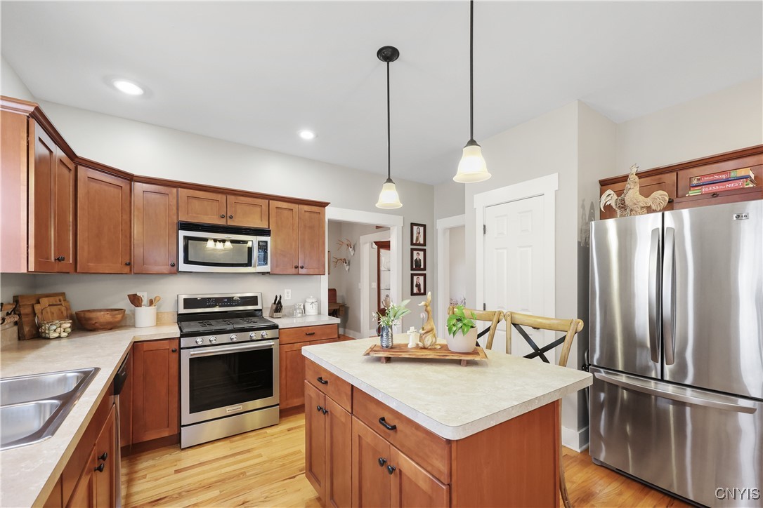 8180 Whitman Way, Clay, New York image 10