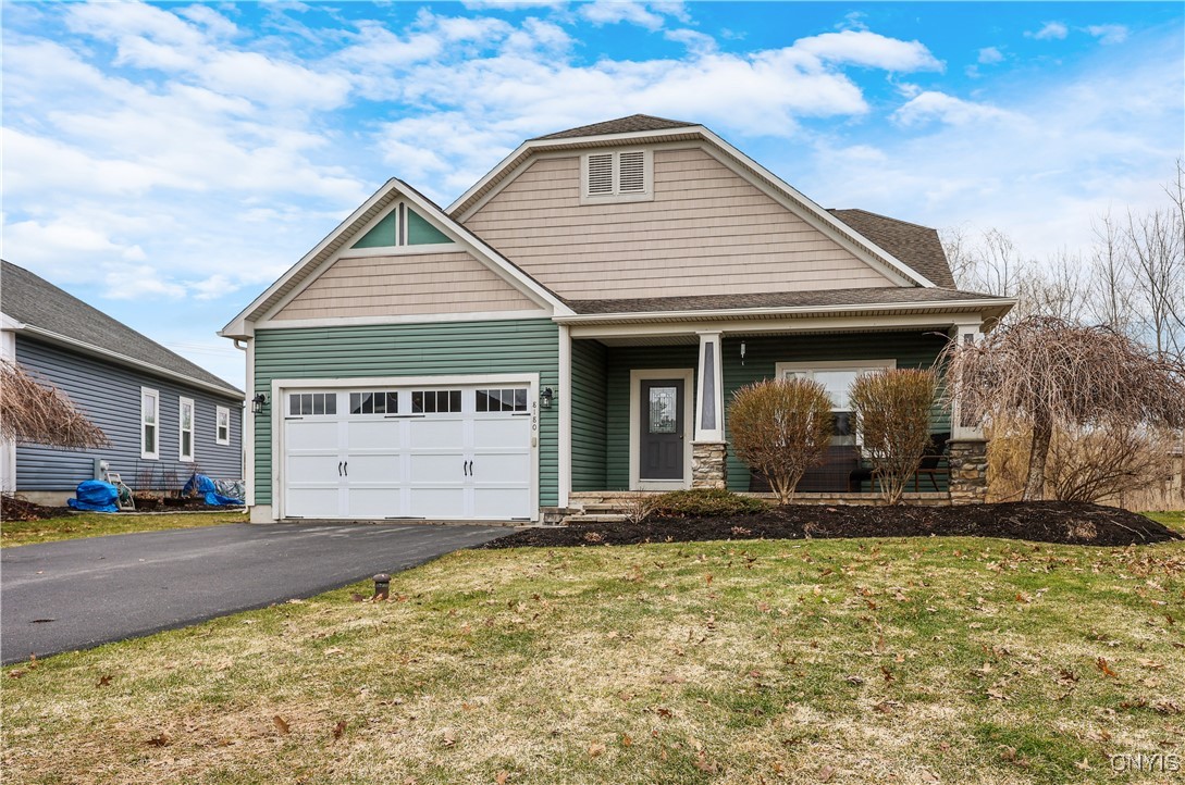 8180 Whitman Way, Clay, New York image 1