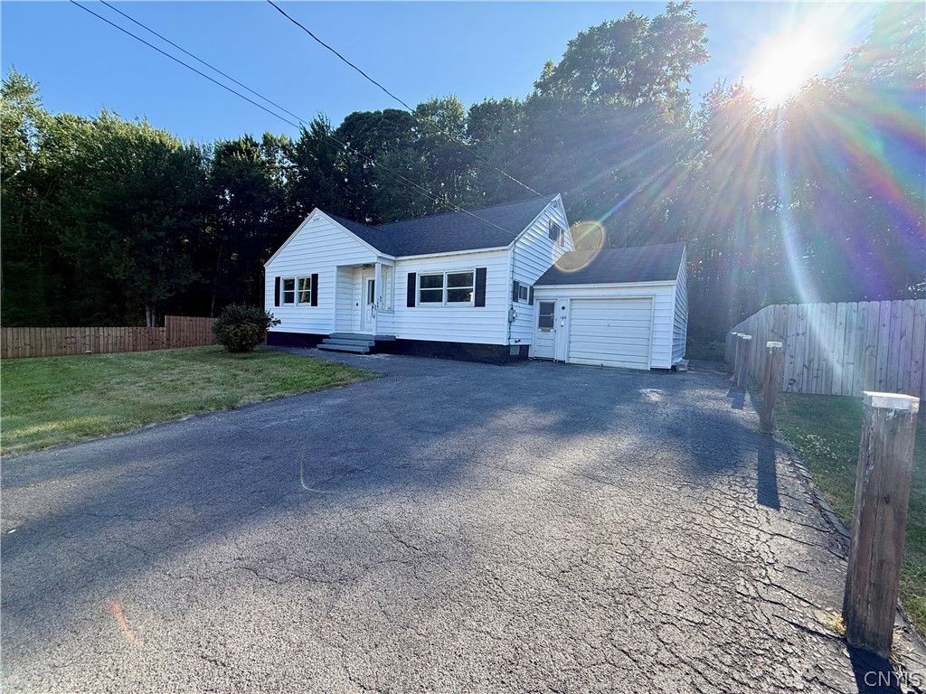 Photo of 106 Keith Drive, Cicero, NY 13212 (MLS # S1699296)