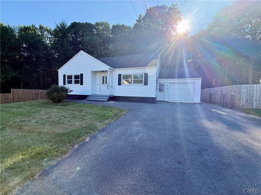 Photo of 106 Keith Drive, Cicero, NY 13212 (MLS # S1699296)